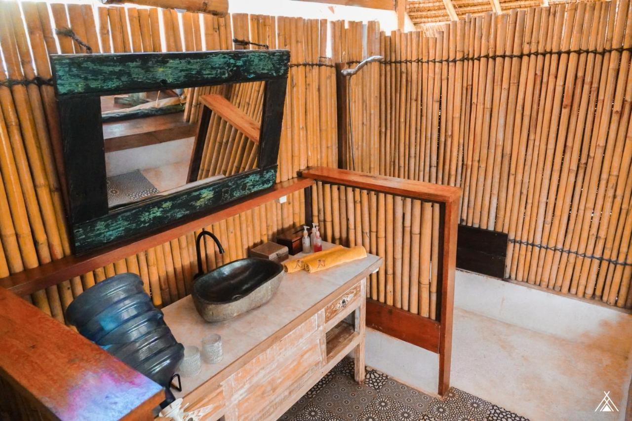 La Cocoteraie Ecolodge - Luxury Glamping Tents Τζίλι Τραγουανγκάν Εξωτερικό φωτογραφία