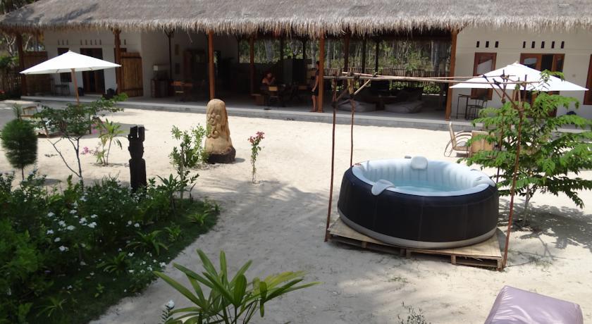 La Cocoteraie Ecolodge - Luxury Glamping Tents Τζίλι Τραγουανγκάν Εξωτερικό φωτογραφία