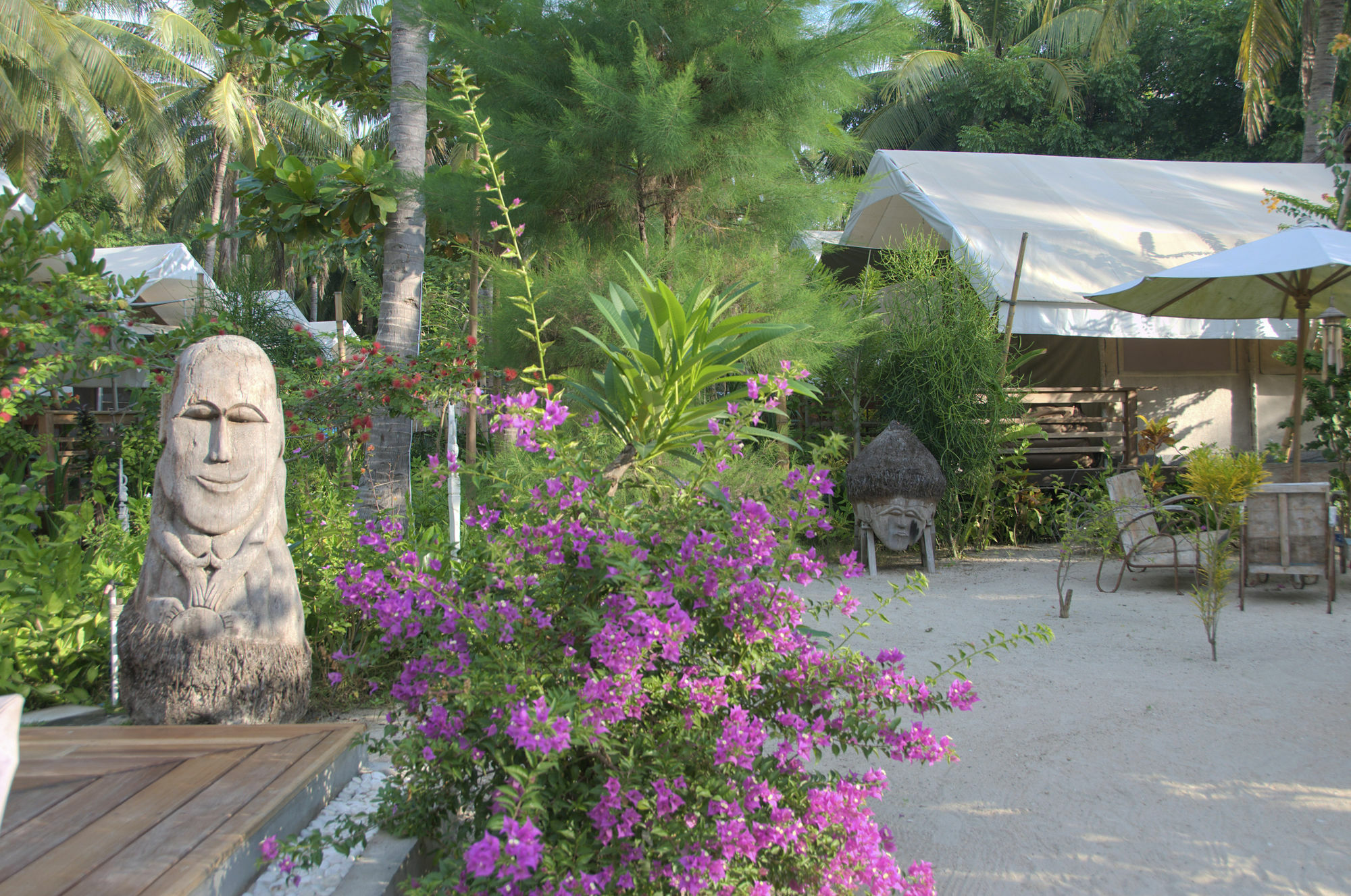 La Cocoteraie Ecolodge - Luxury Glamping Tents Τζίλι Τραγουανγκάν Εξωτερικό φωτογραφία
